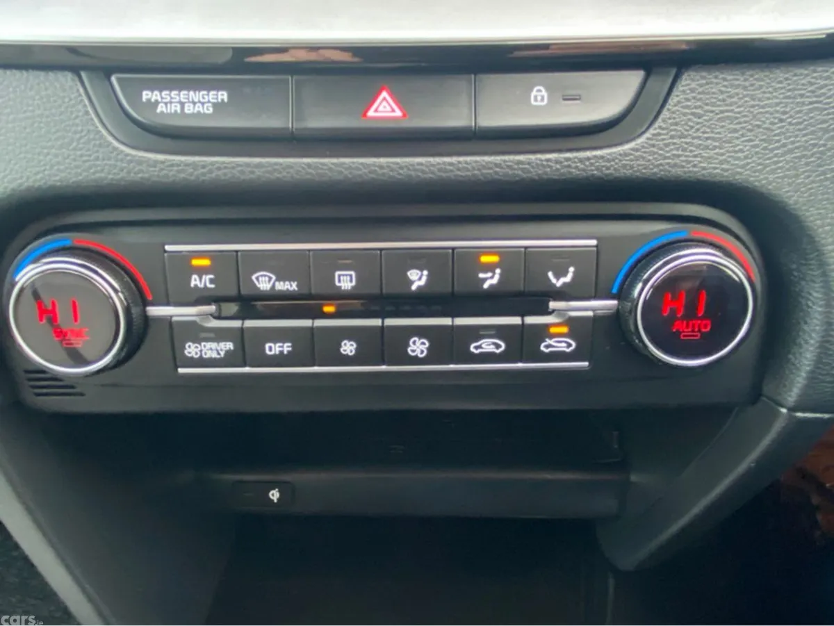 Kia XCeed Hatchback, Petrol Plug-in Hybrid, 2021, Red