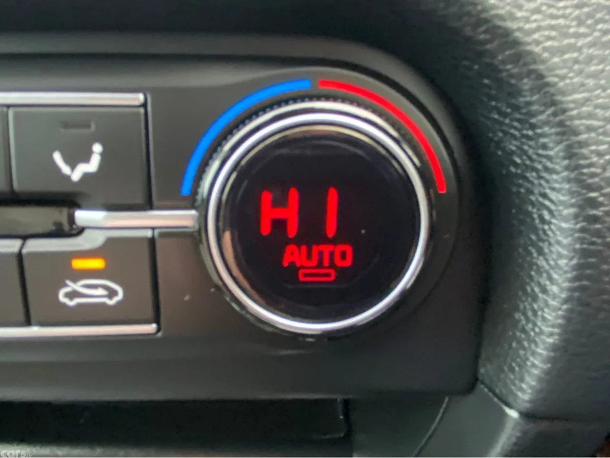 Kia XCeed Hatchback, Petrol Plug-in Hybrid, 2021, Red