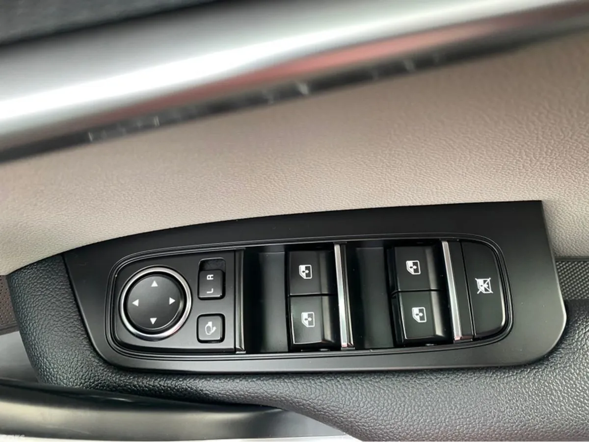 Kia XCeed Hatchback, Petrol Plug-in Hybrid, 2021, Red