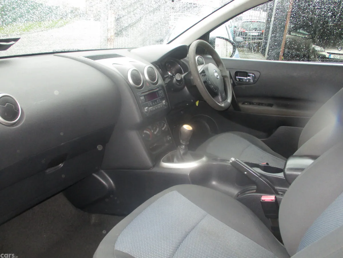 Nissan Qashqai Hatchback, Diesel, 2013, Black