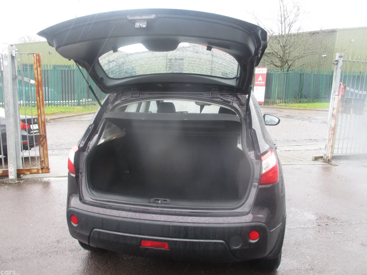 Nissan Qashqai Hatchback, Diesel, 2013, Black