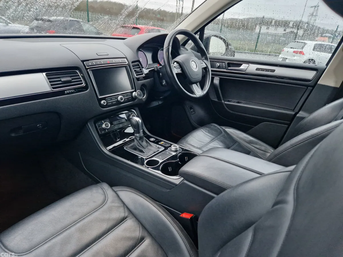 Volkswagen Touareg SUV, Diesel, 2016, Black