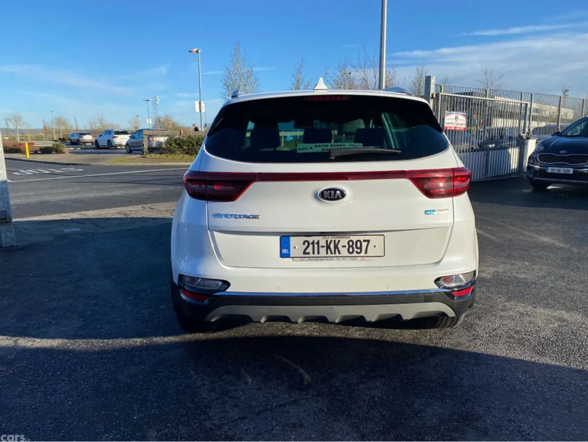 Kia Sportage MPV, Diesel Hybrid, 2021, White