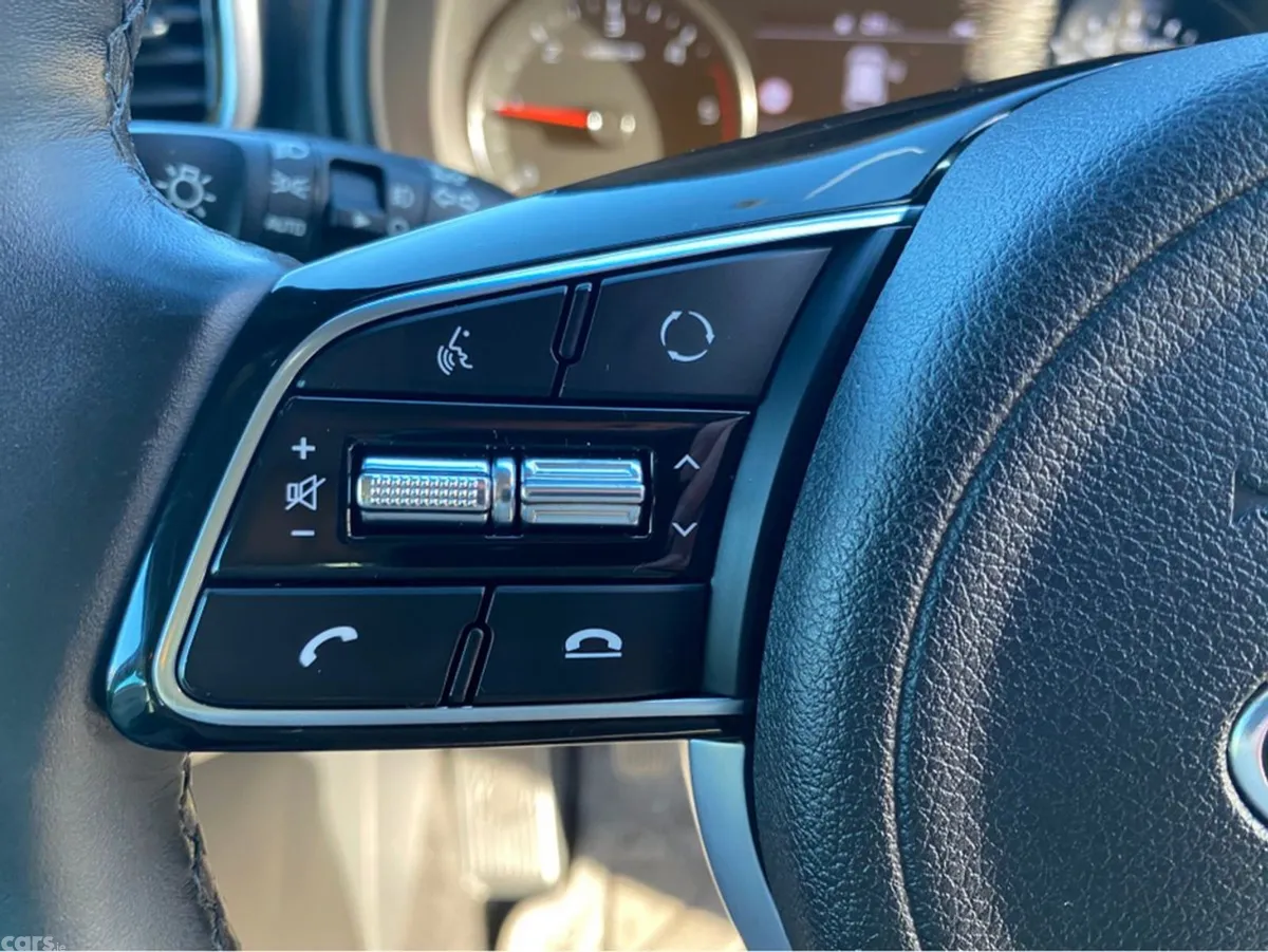 Kia Sportage MPV, Diesel Hybrid, 2021, White