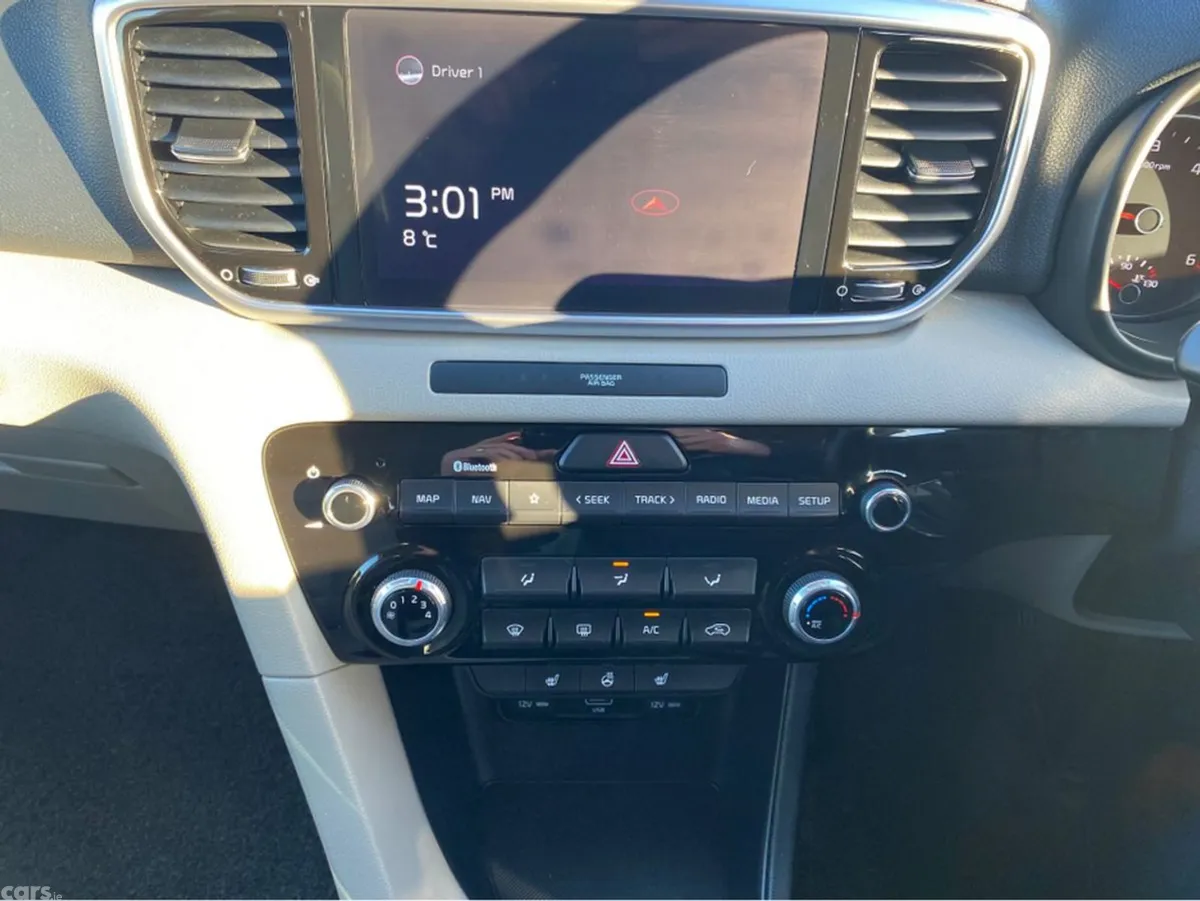 Kia Sportage MPV, Diesel Hybrid, 2021, White