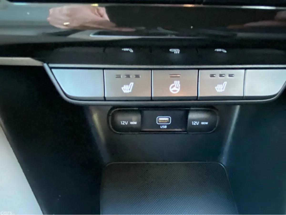 Kia Sportage MPV, Diesel Hybrid, 2021, White