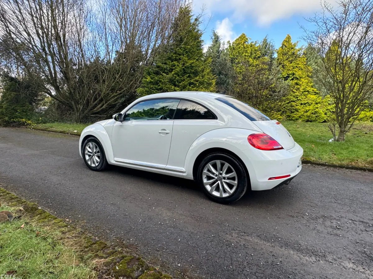 Volkswagen Beetle Hatchback, Petrol, 2014, White