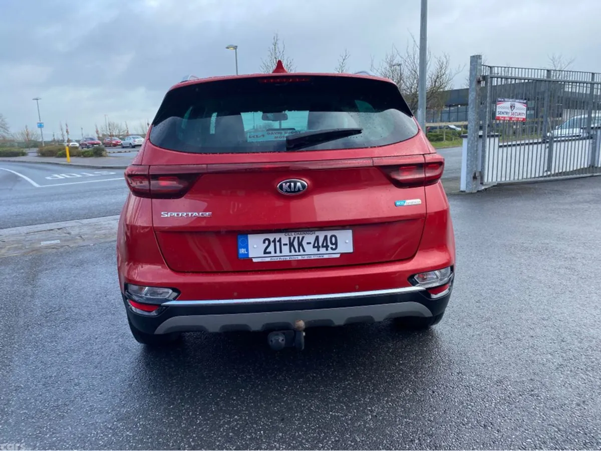 Kia Sportage MPV, Diesel, 2021, Red