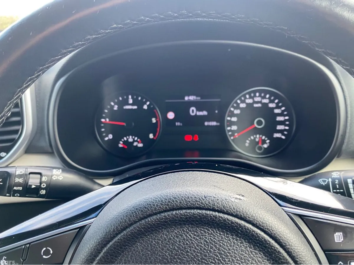 Kia Sportage MPV, Diesel, 2021, Red
