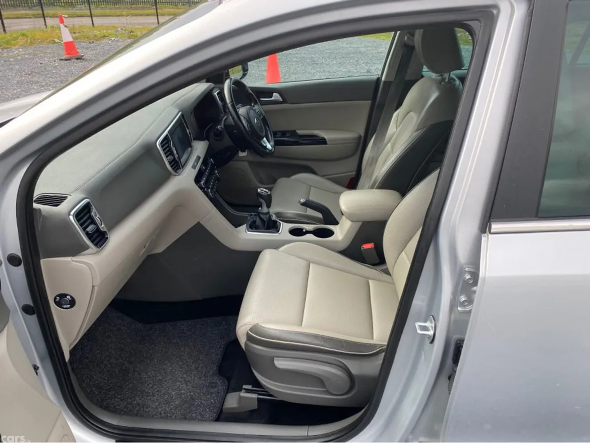 Kia Sportage MPV, Diesel, 2019, Grey