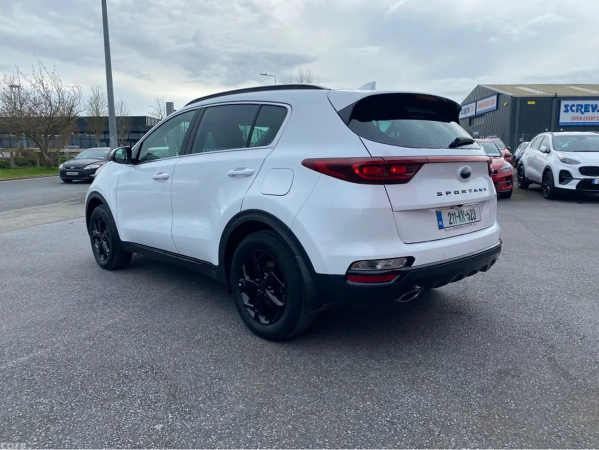 Kia Sportage MPV, Diesel, 2021, White