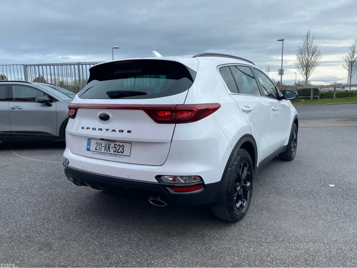 Kia Sportage MPV, Diesel, 2021, White