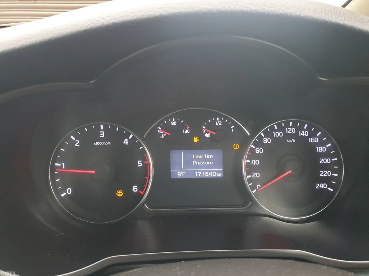 Kia Carens MPV, Diesel, 2016, Silver