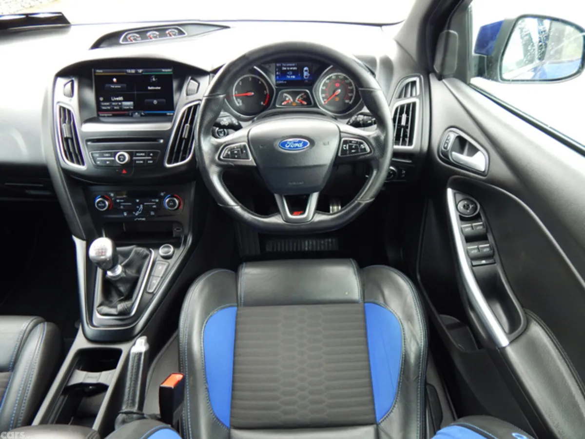 Ford Focus Hatchback, Diesel, 2015, Blue