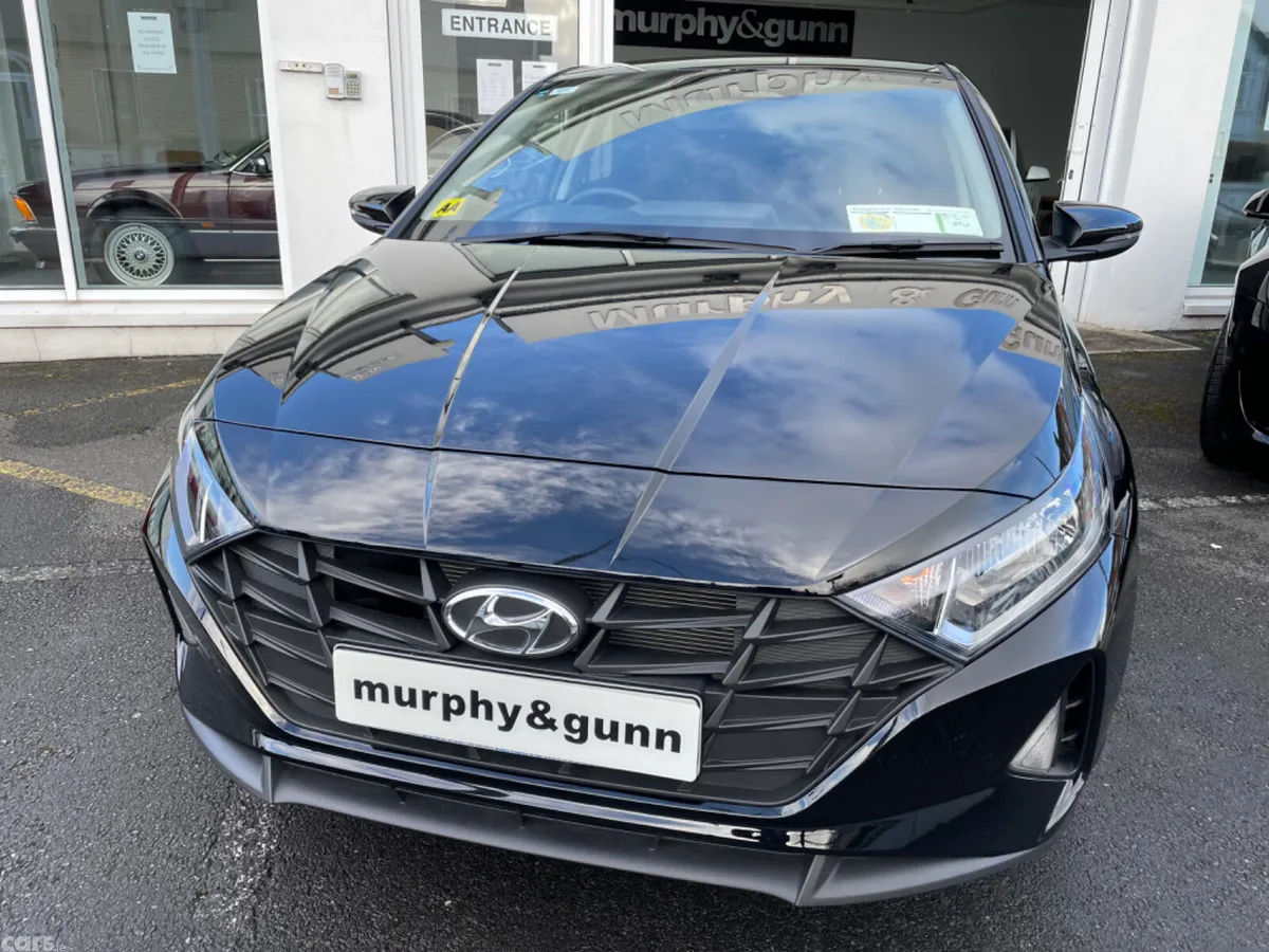 Hyundai i20 Hatchback, Petrol, 2023, Black