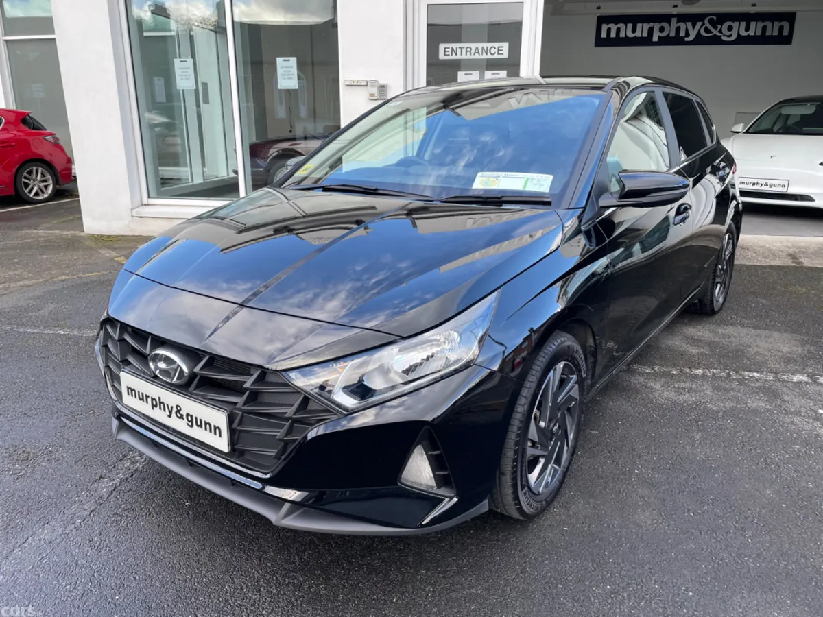 Hyundai i20 Hatchback, Petrol, 2023, Black