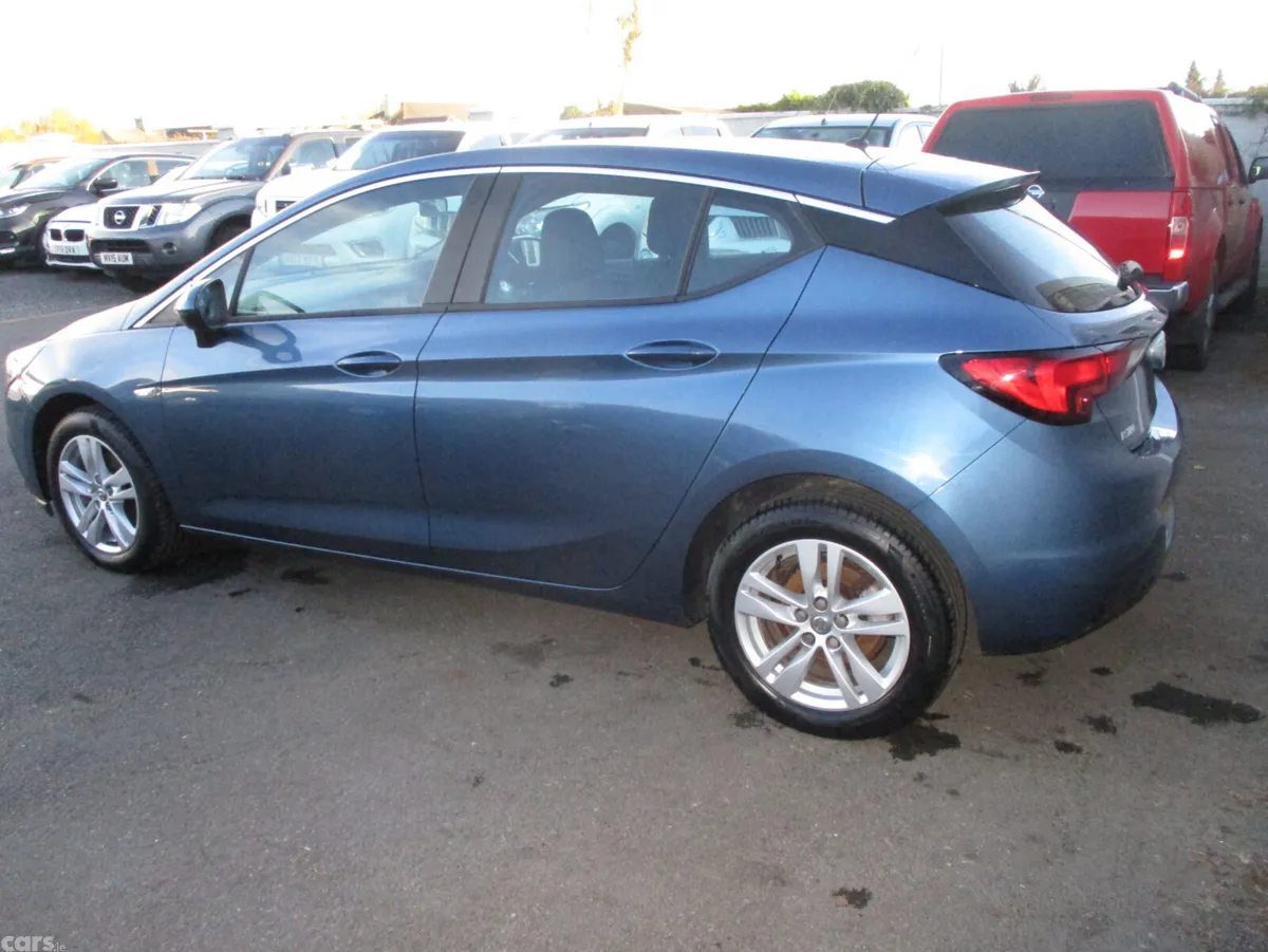 Vauxhall Astra Hatchback, Petrol, 2017, Blue