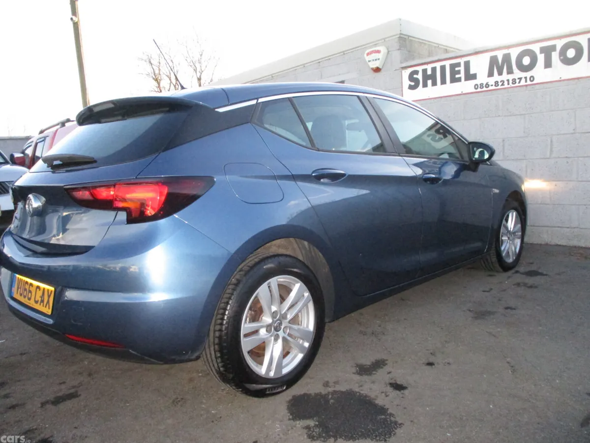 Vauxhall Astra Hatchback, Petrol, 2017, Blue
