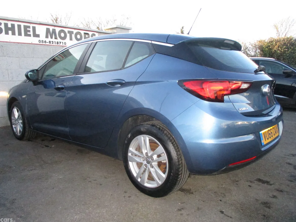 Vauxhall Astra Hatchback, Petrol, 2017, Blue