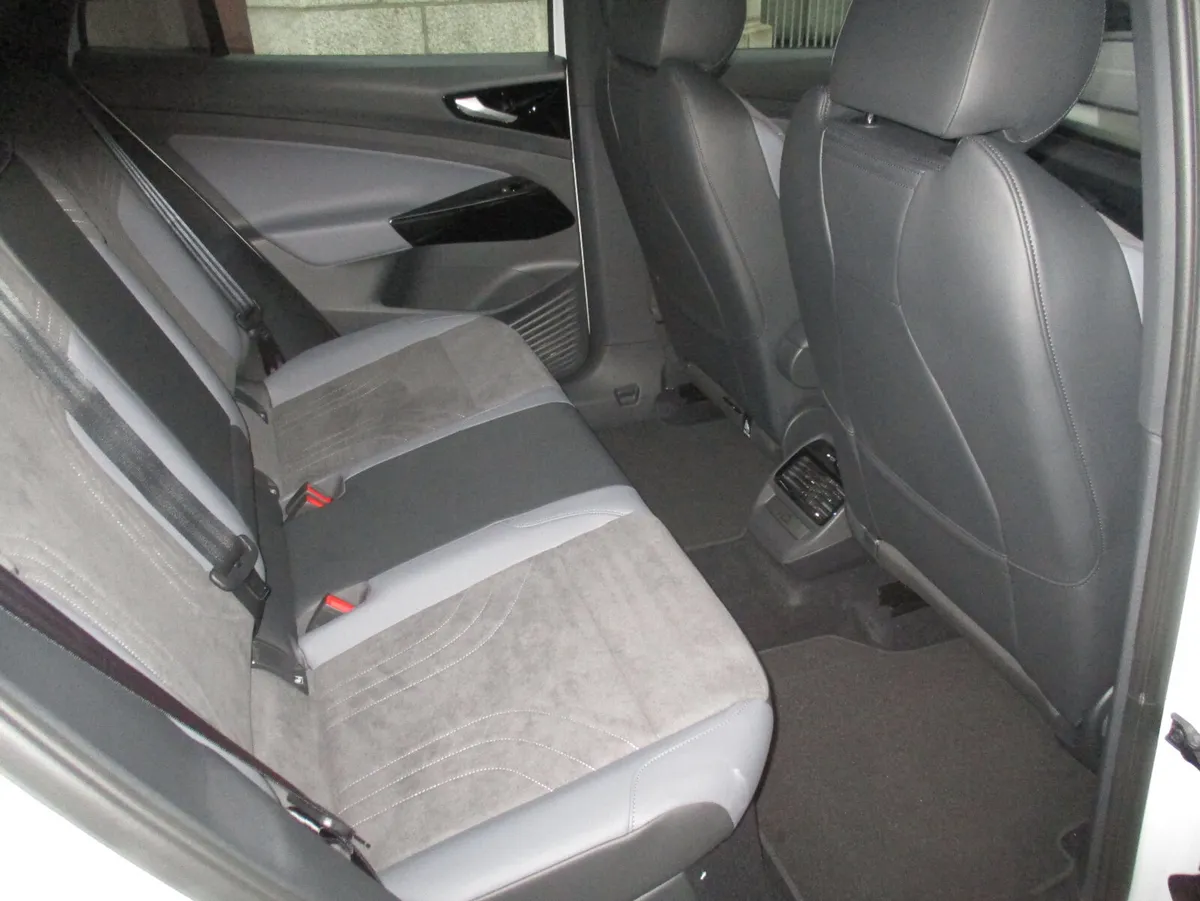 Volkswagen ID.4 Estate, Electric, 2026, White