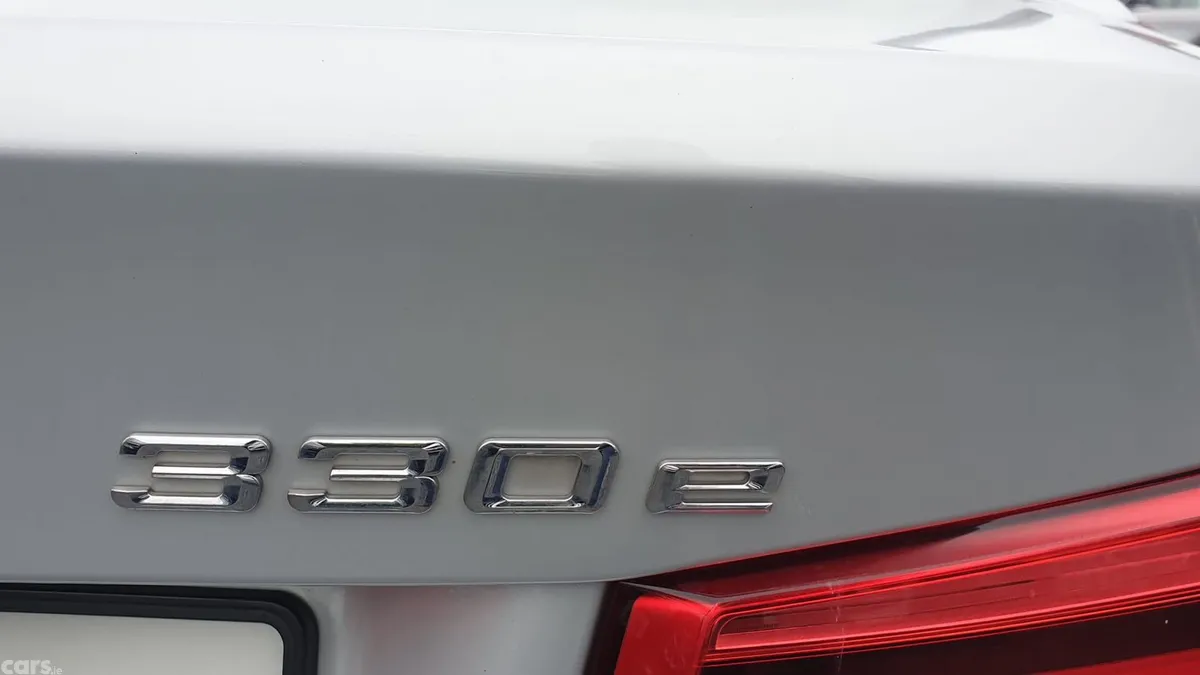 BMW 3-Series Saloon, Petrol Hybrid, 2018, Silver