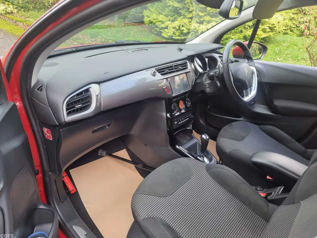 Citroen C3 Hatchback, Petrol, 2015, Red