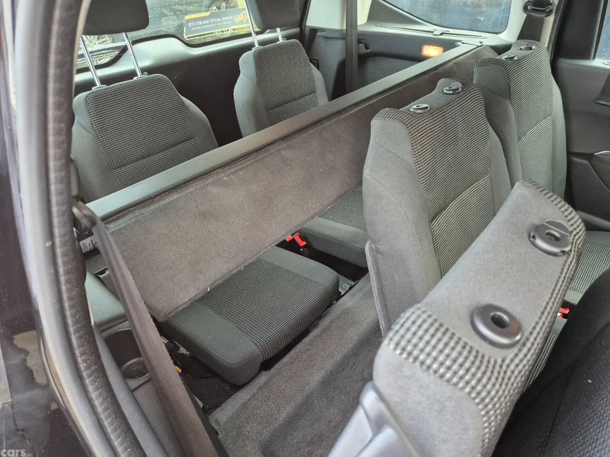 Peugeot 5008 MPV, Diesel, 2015, Black