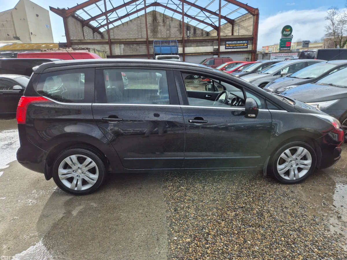 Peugeot 5008 MPV, Diesel, 2015, Black