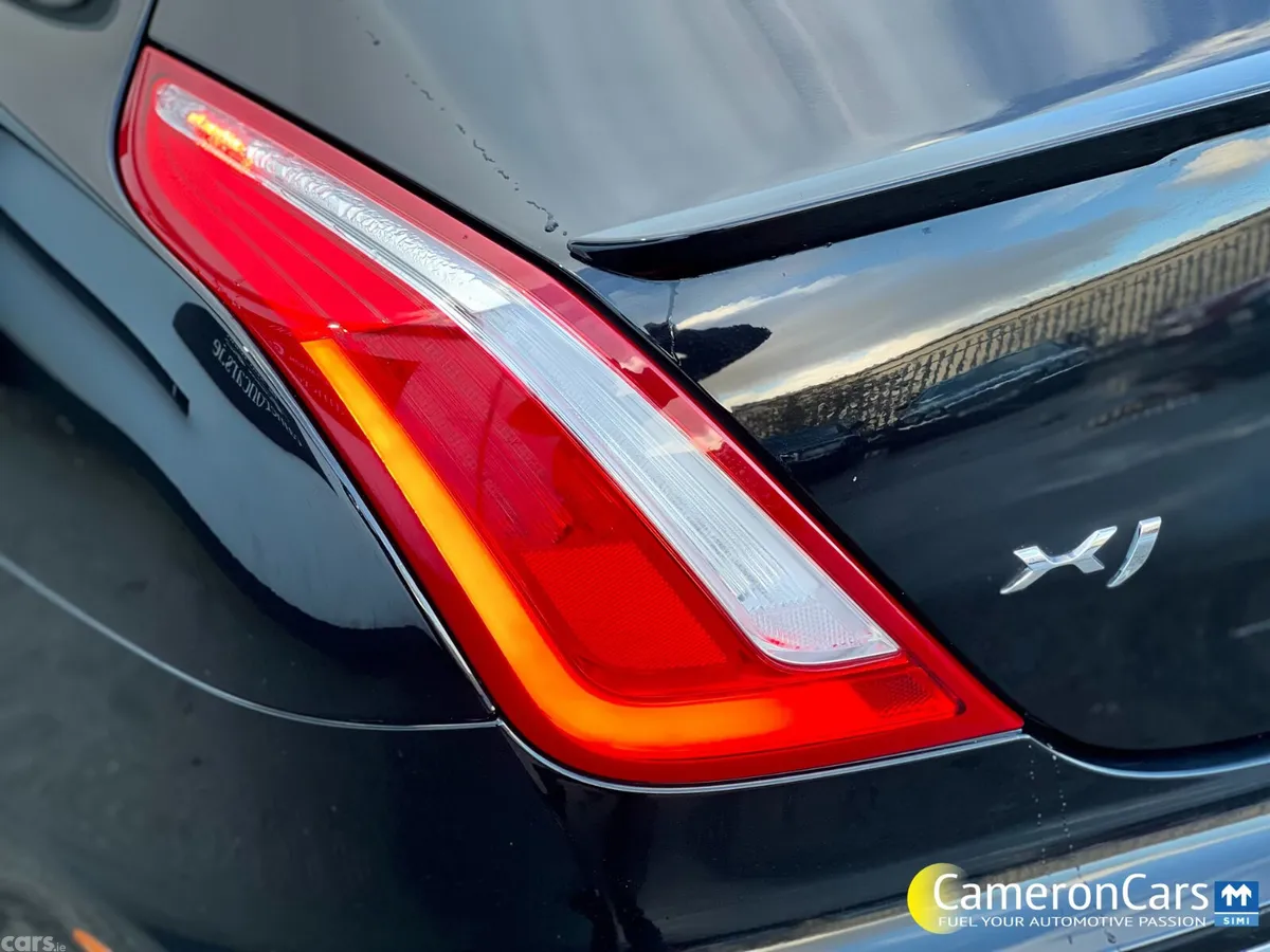 Jaguar XJ Saloon, Diesel, 2015, Black