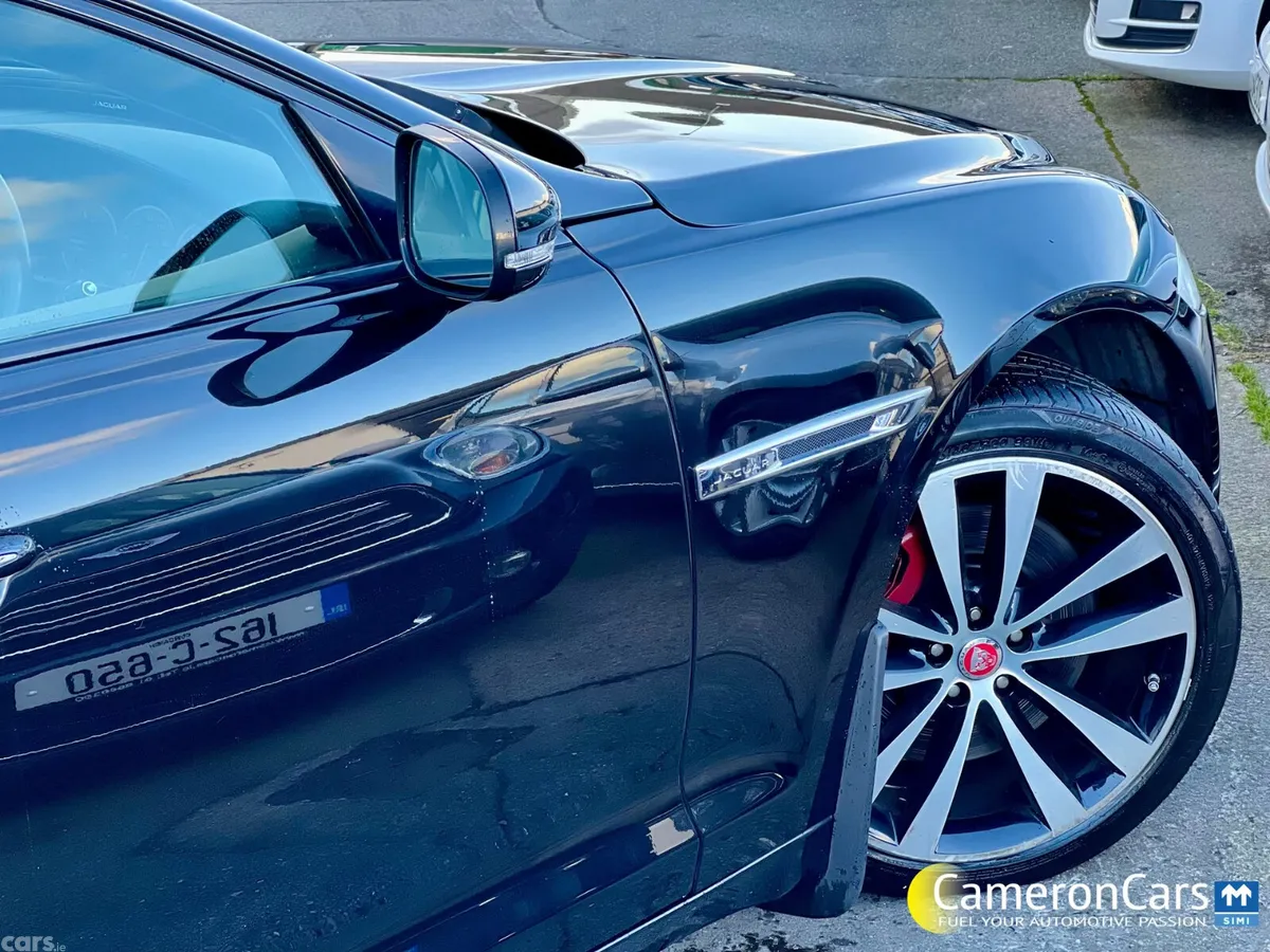 Jaguar XJ Saloon, Diesel, 2015, Black