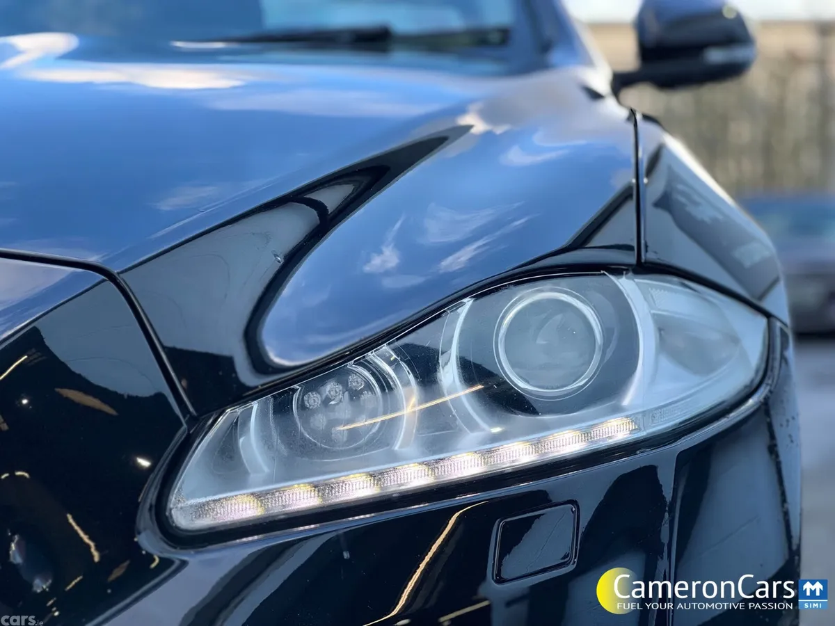 Jaguar XJ Saloon, Diesel, 2015, Black