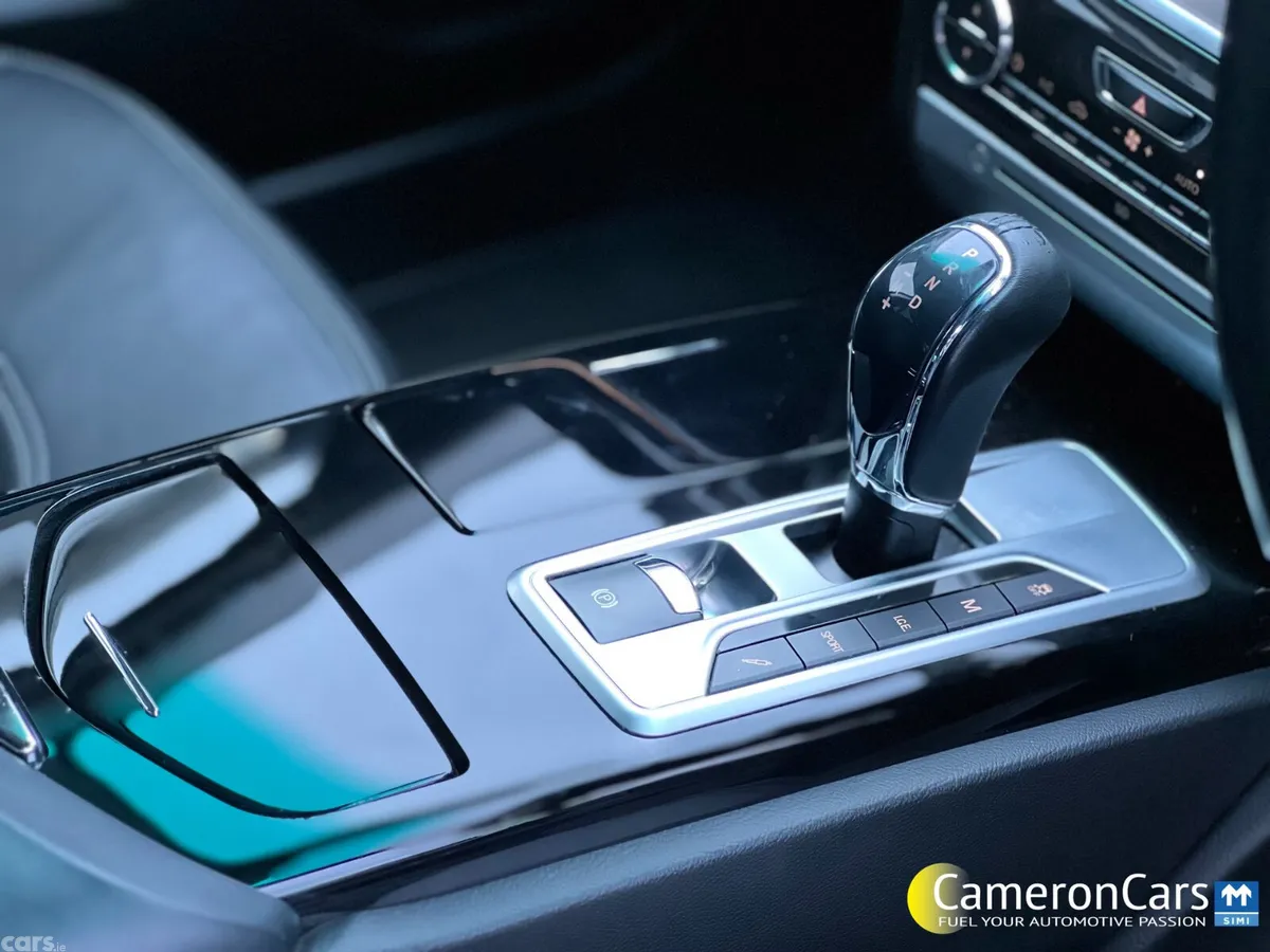Maserati Quattroporte Saloon, Petrol, 2015, Black