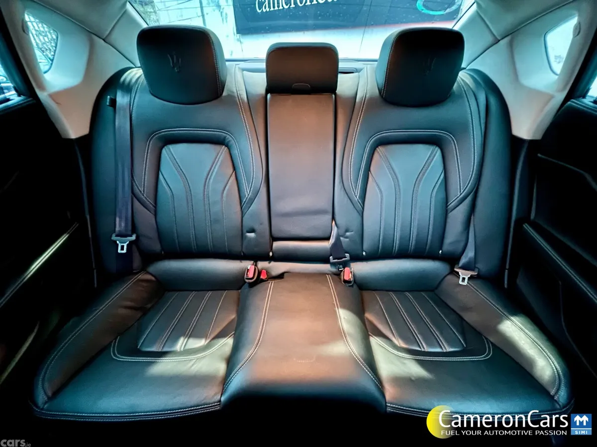 Maserati Quattroporte Saloon, Petrol, 2015, Black