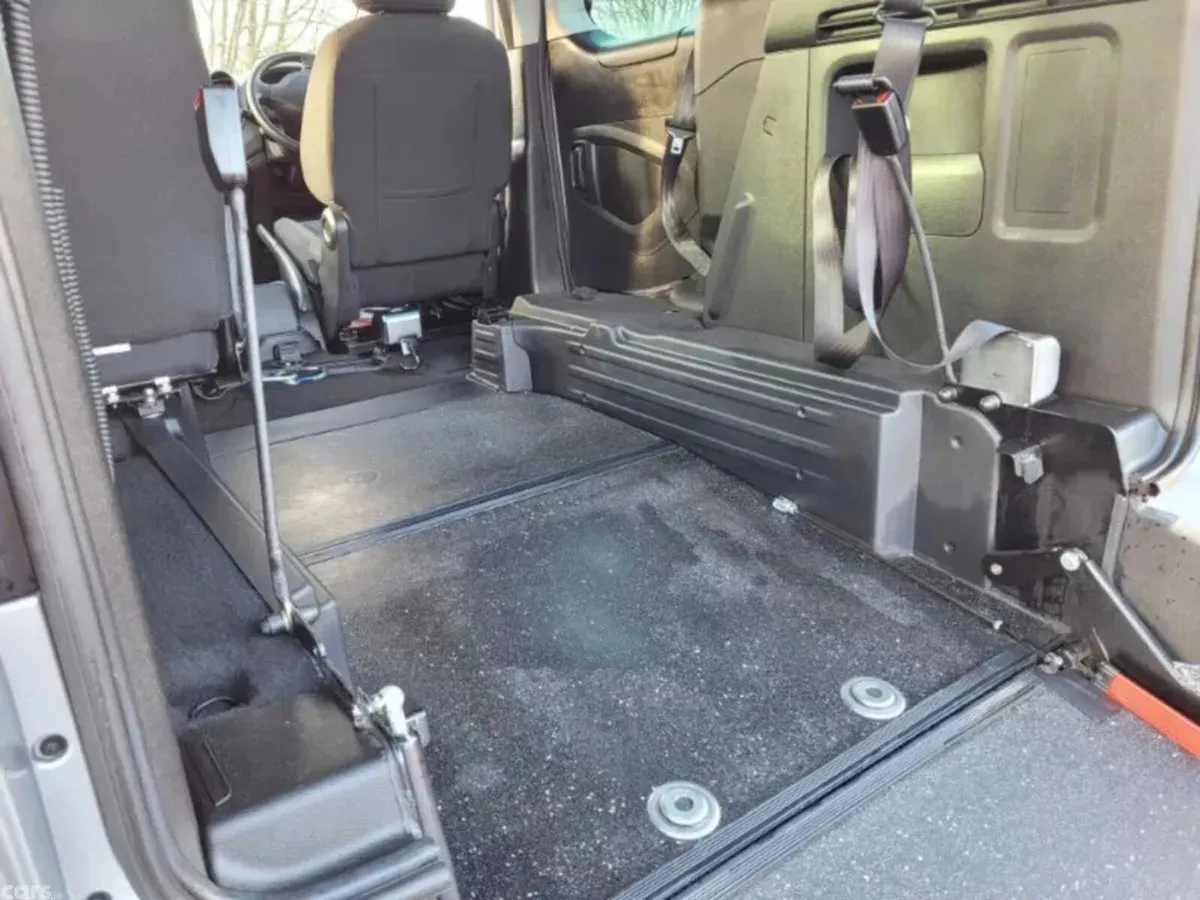 Peugeot Partner MPV, Diesel, 2017, Silver