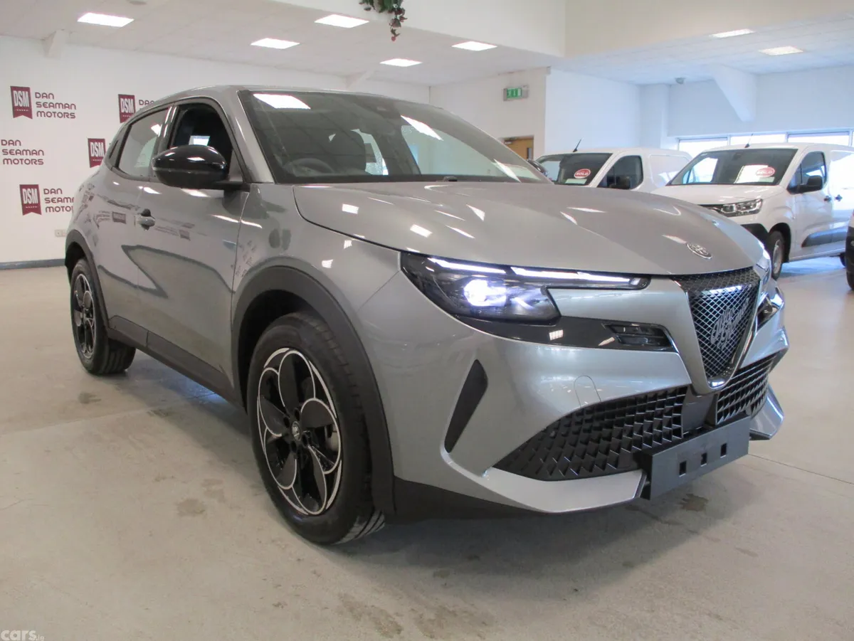 Alfa Romeo Junior SUV, Electric, 2026, Grey