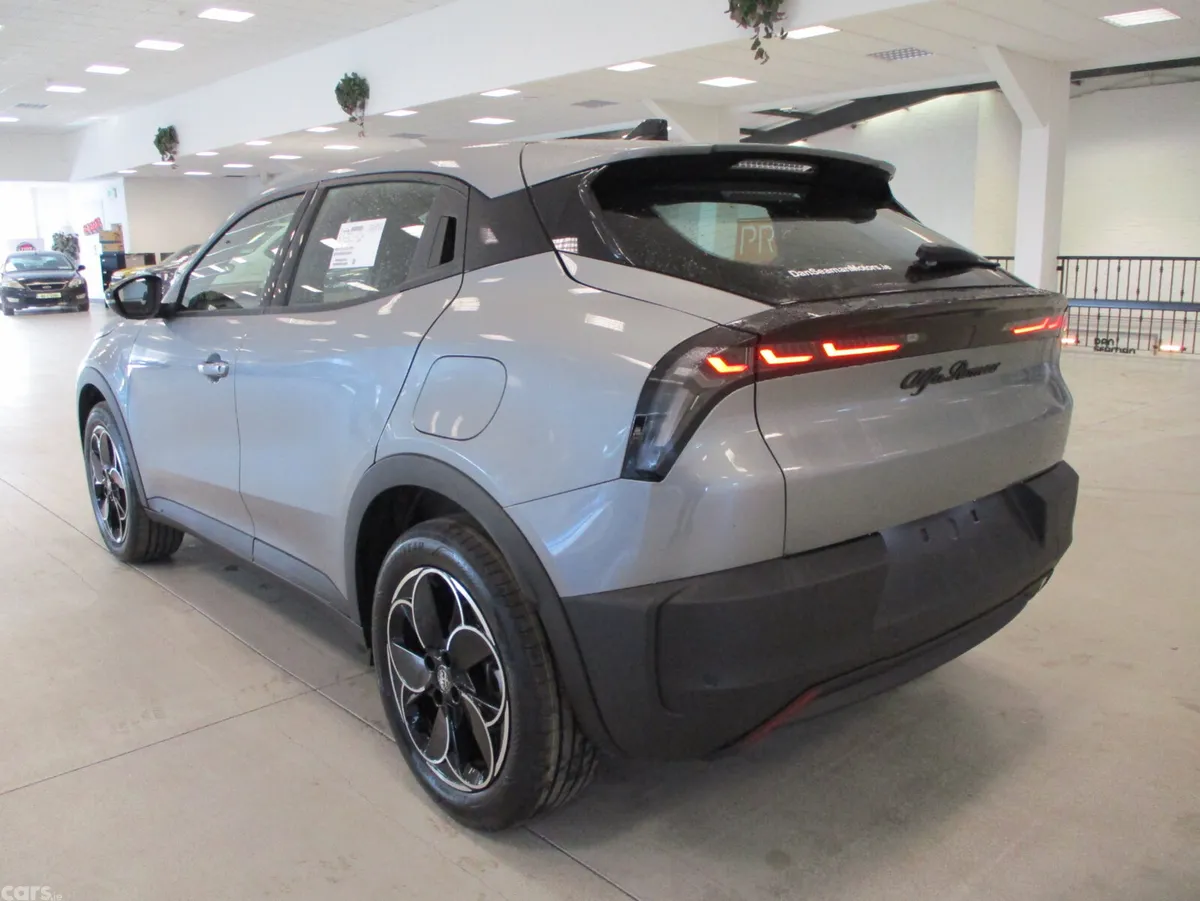 Alfa Romeo Junior SUV, Electric, 2026, Grey