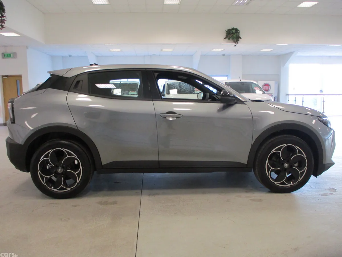 Alfa Romeo Junior SUV, Electric, 2026, Grey
