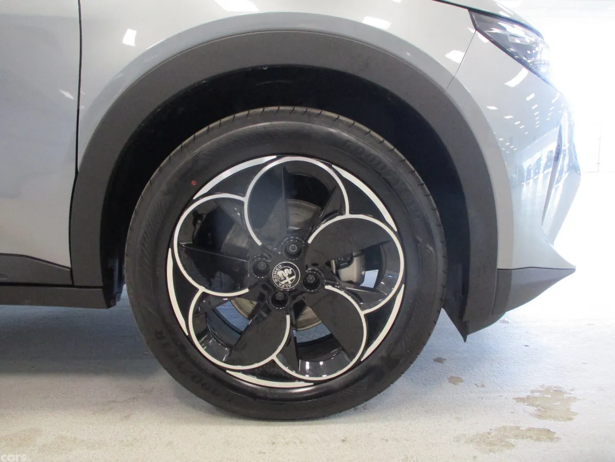 Alfa Romeo Junior SUV, Electric, 2026, Grey