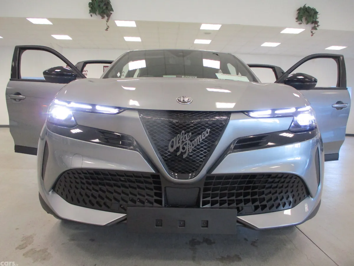 Alfa Romeo Junior SUV, Electric, 2026, Grey