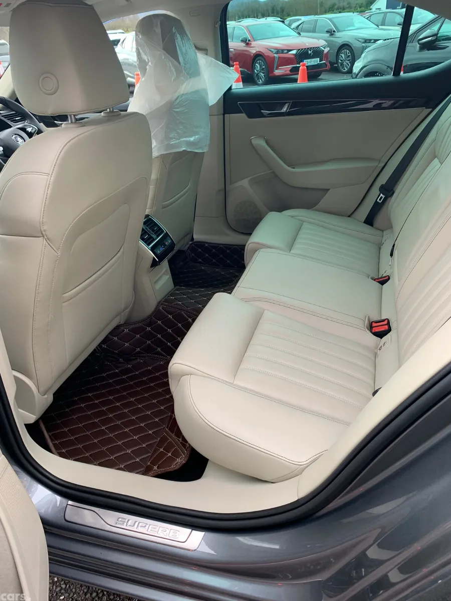 Skoda Superb Saloon, Diesel, 2023, Grey