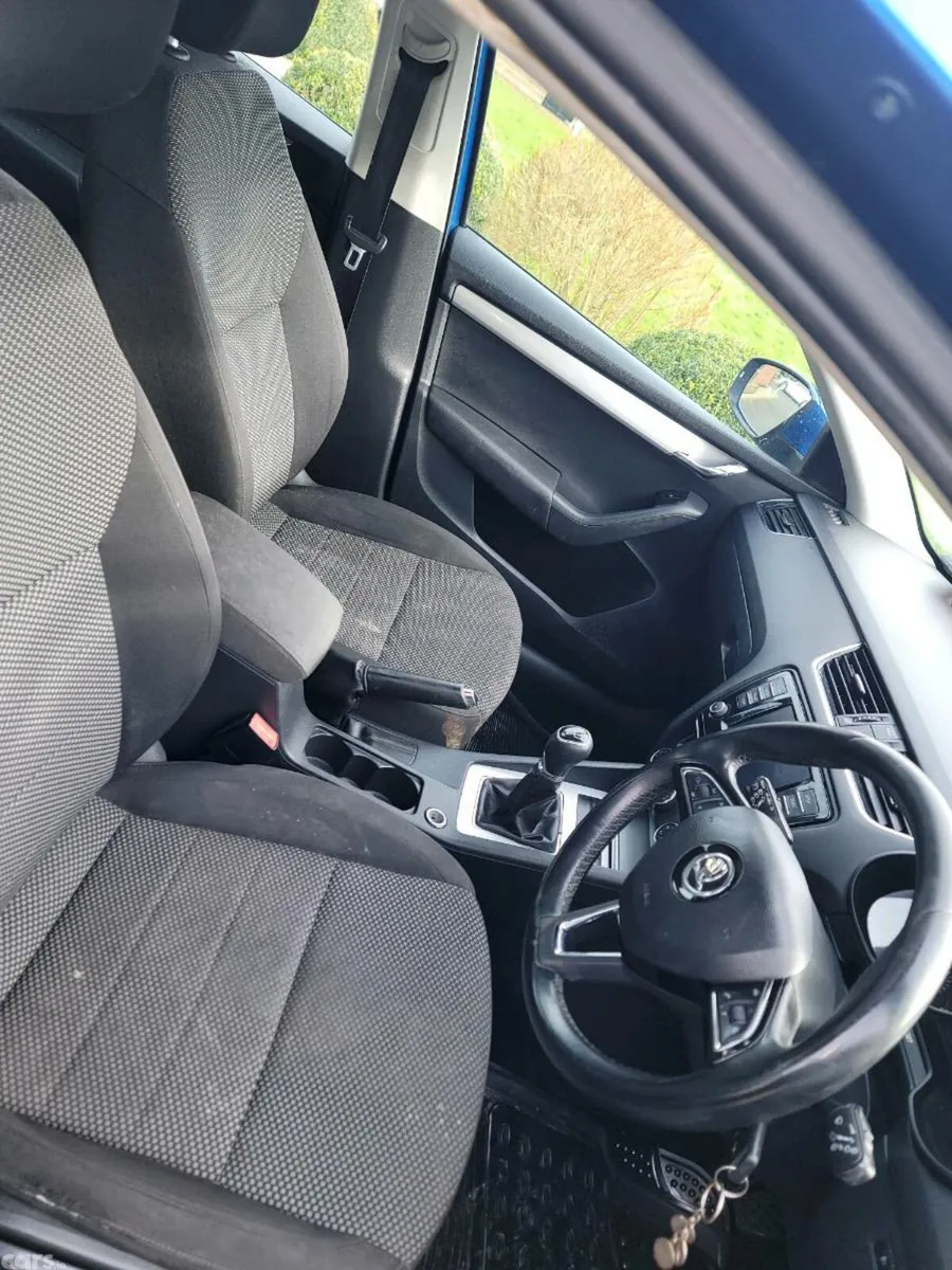 Skoda Octavia Saloon, Diesel, 2015, Blue