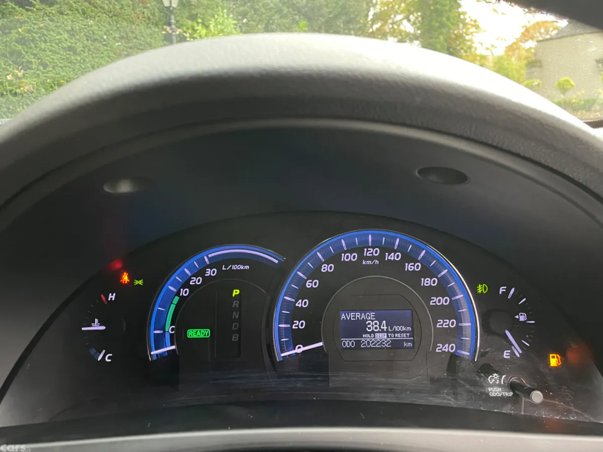 Toyota Camry Saloon, Petrol Hybrid, 2010, White
