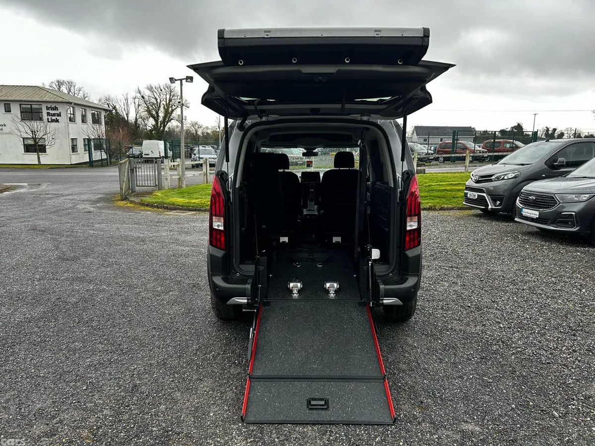 Peugeot Rifter MPV, Diesel, 2024, Grey