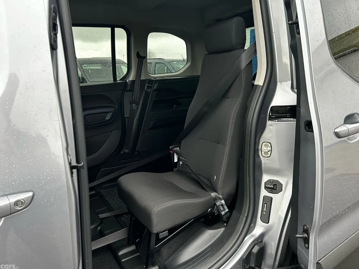 Peugeot Rifter MPV, Diesel, 2024, Grey