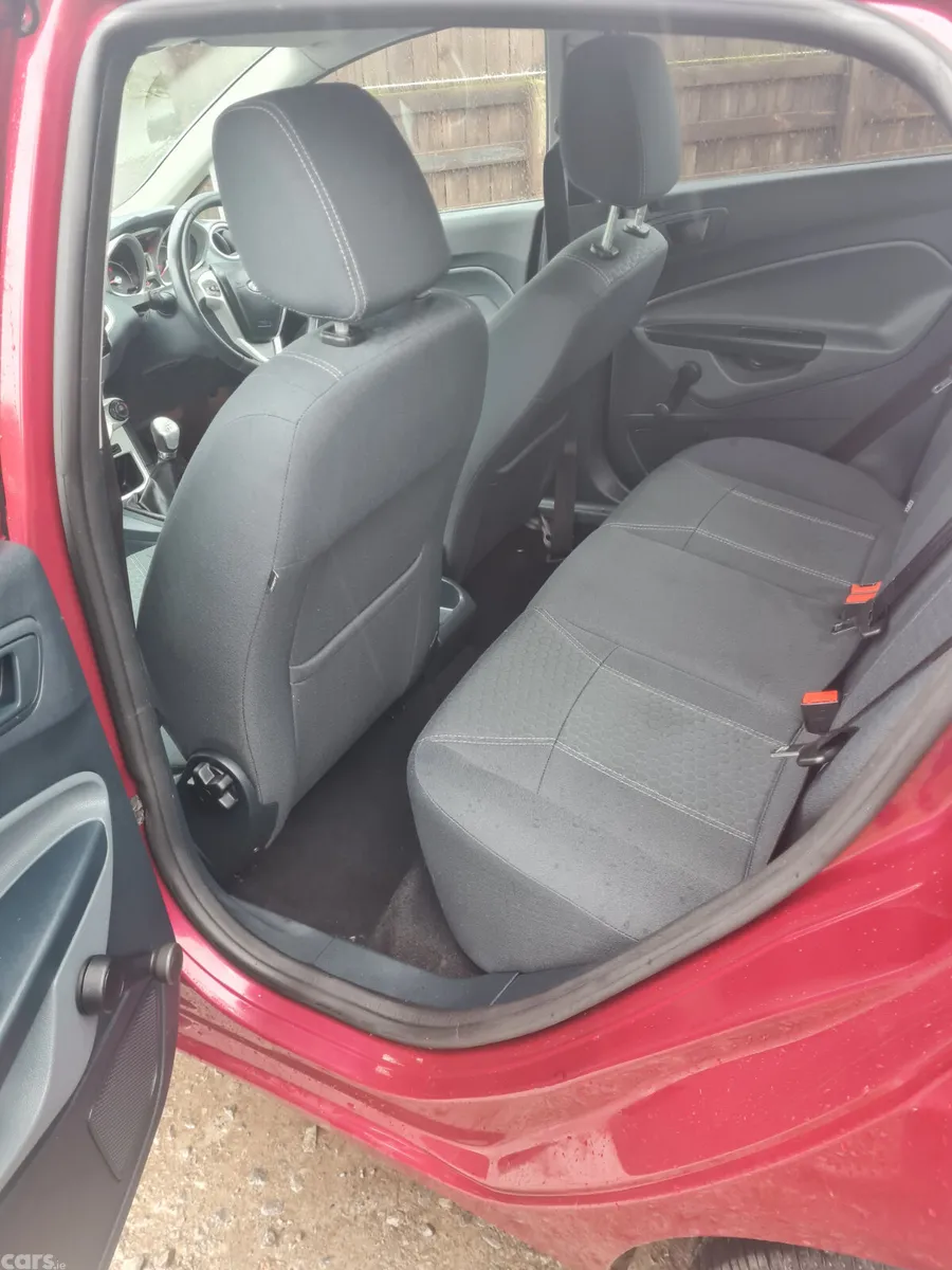 Ford Fiesta Hatchback, Petrol, 2011, Red