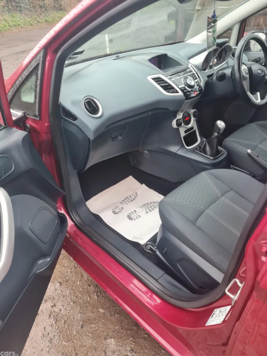 Ford Fiesta Hatchback, Petrol, 2011, Red