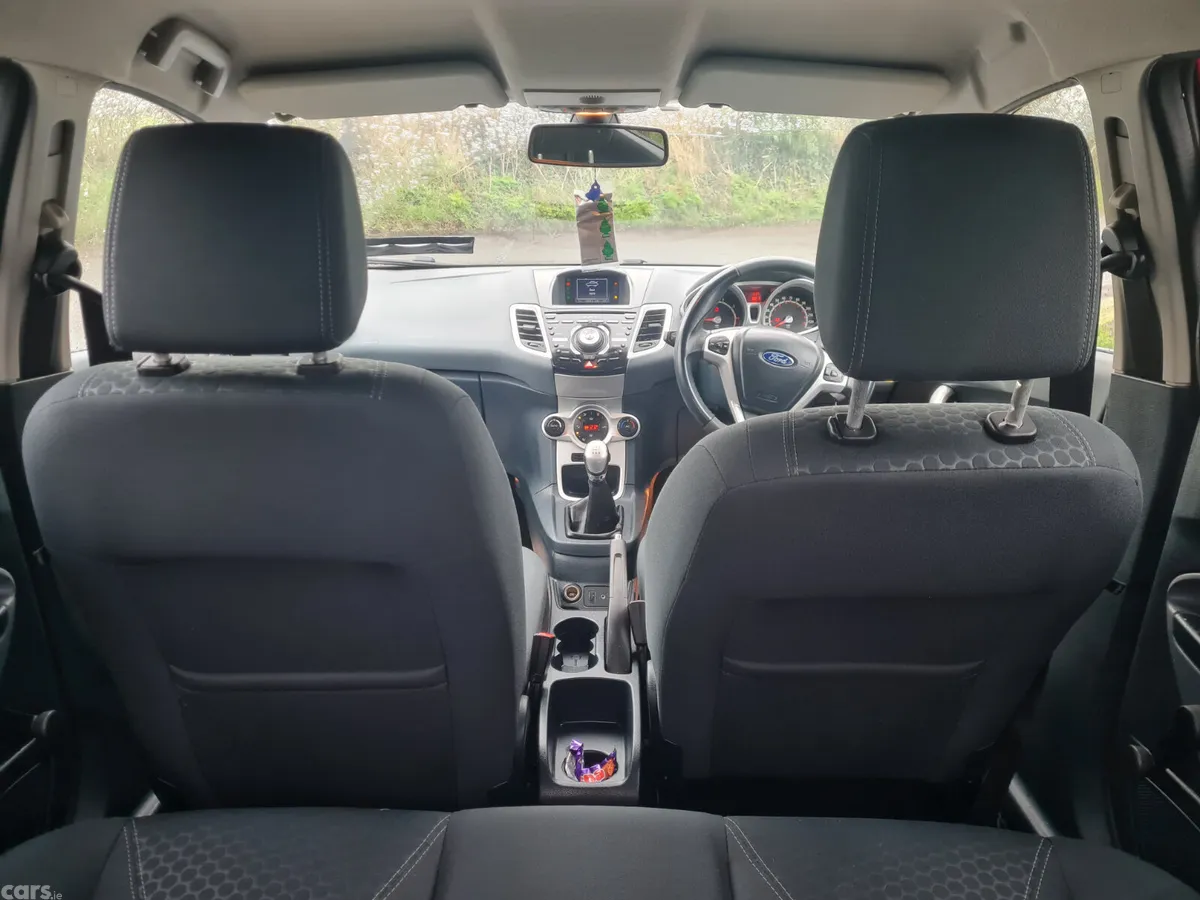 Ford Fiesta Hatchback, Petrol, 2011, Red