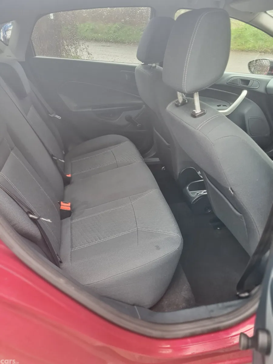 Ford Fiesta Hatchback, Petrol, 2011, Red