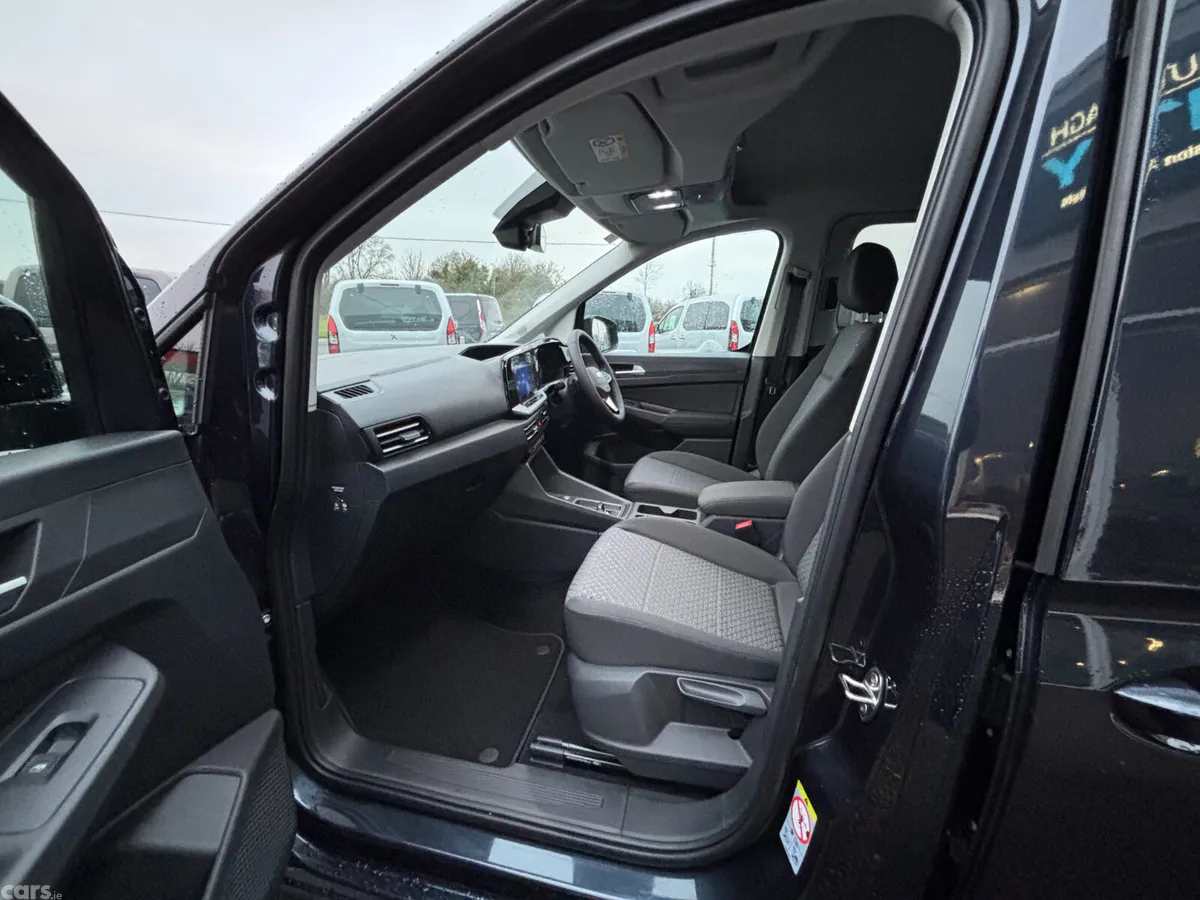 Ford Tourneo Connect MPV, Diesel, 2026, Blue