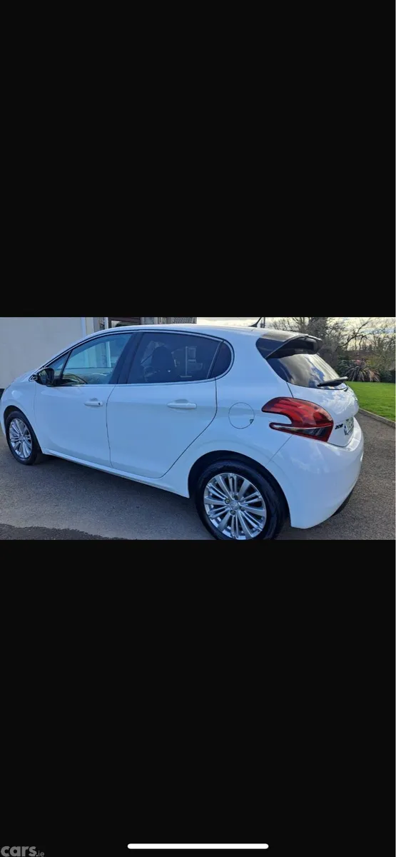 Peugeot 208 Hatchback, Diesel, 2017, White